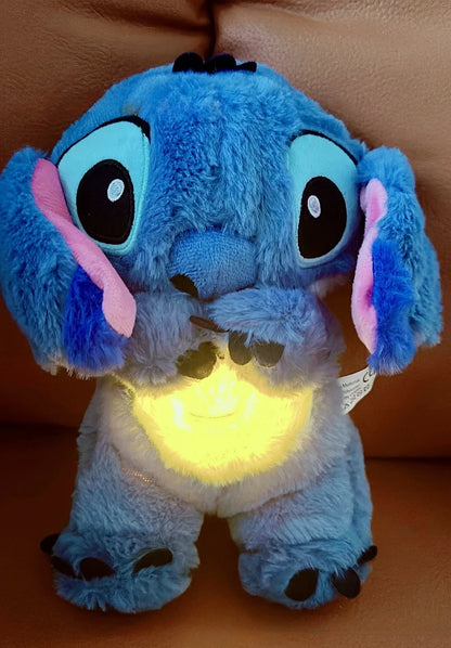 Pluszowy Stitch z muzyką, światłem i oddechem